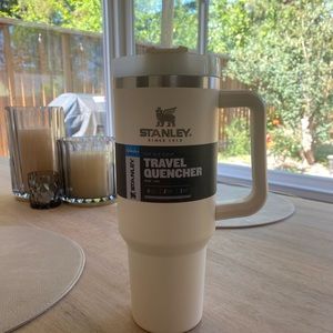 NWT Stanley Quencher 40oz